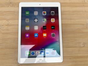 Apple iPad Air A1474 – 16GB Wi-Fi – Refurbished