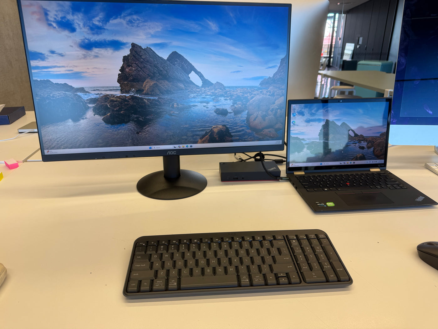 Auckland onsite business laptop setup with docking station, QHD monitor, keyboard and mouse